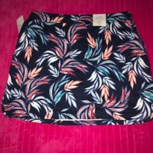 Croft and Barrow Skort, size XL mid-rise, NWT, Multicolor on Navy Blue